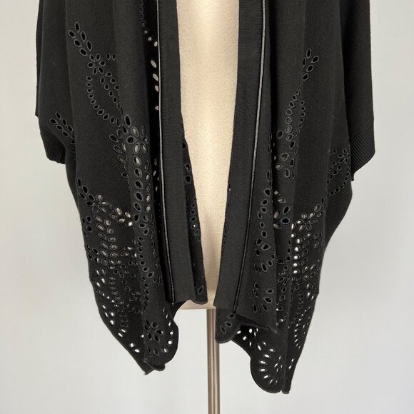 Chicos Womens Embroidered Eyelet Sweater Ruana Poncho Black size Small Medium - Picture 8 of 15